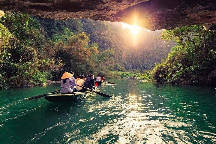 Small group tour Trang An – Bai Dinh – Mua cave 1 day with Full service