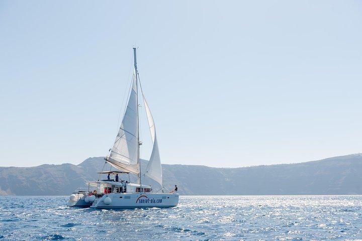 Santorini Small-Group Catamaran Sailing Trip(BBQ,drinks, transfer)