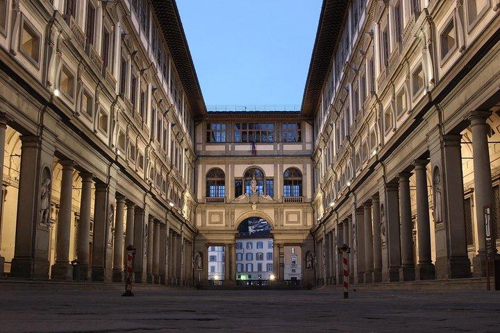 Florence: Early morning semi-private Uffizi Gallery guided experience