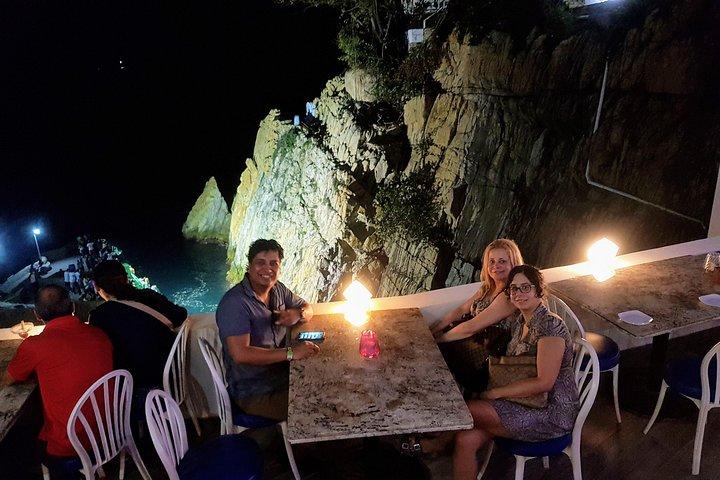 DeLuxe Cliff Divers Dinner + Sunset & City Tour