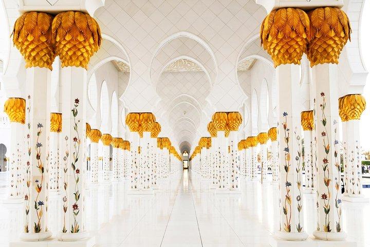 Abu Dhabi city tour & desert safari from Dubai