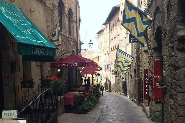 Florence Day Trip to Volterra and San Gimignano