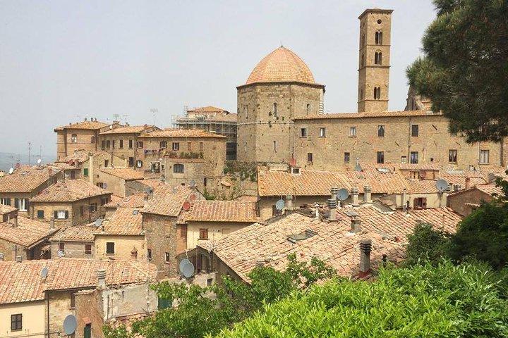 Florence Day Trip to Volterra and San Gimignano