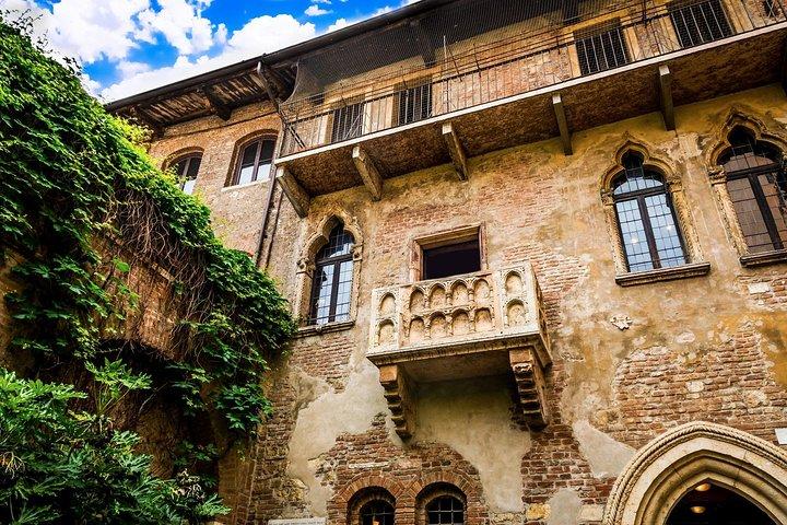 Verona Small Group Tour with Arena Access & Juliet's Balcony