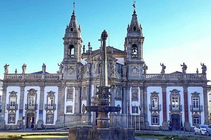 Braga and Guimarães Historical and Cultural Tour from Porto