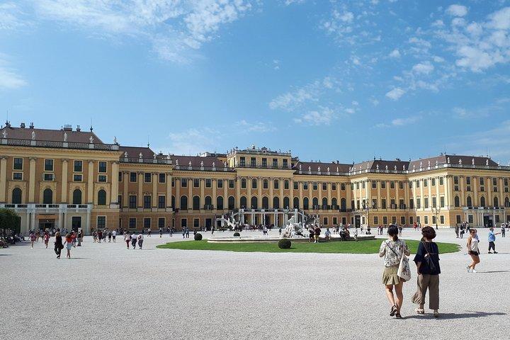 Central and Eastern Europe Highlights 7-Day Tour from Frankfurt