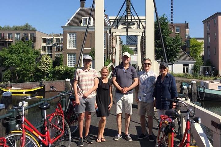 Amsterdam 3 hrs Bike Tour – live guide En/Fr/De/Nl/Sp