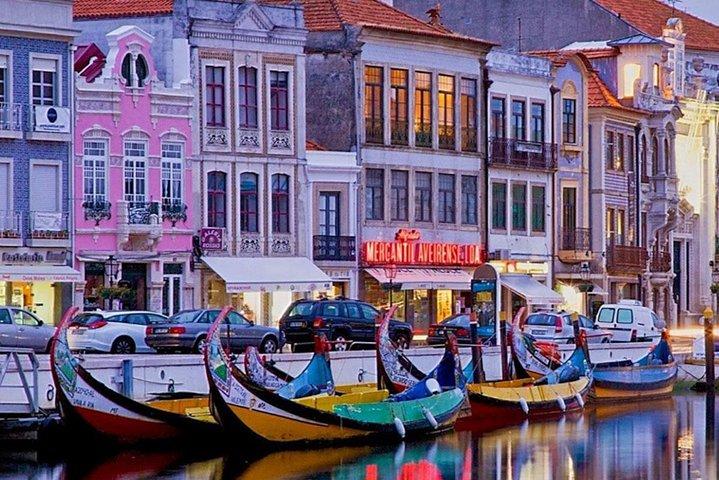 Private Transfer LISBON/PORTO w.guided stops-Choose 2 fr.the list