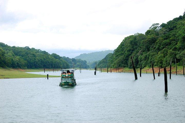 5 Days Private Kerala Tour Package by Saffron India Tours
