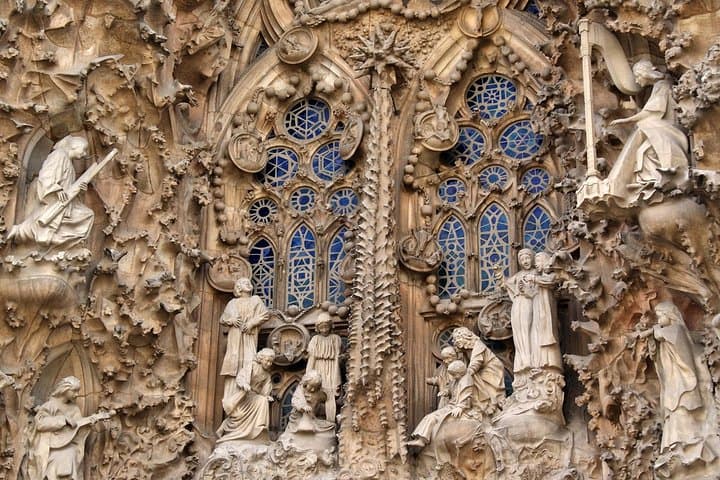 Sagrada Familia Skip-the-Line Private Tour with Guide
