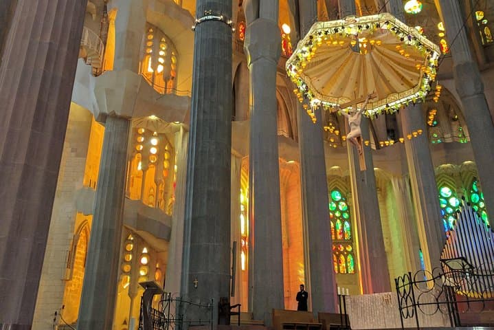 Sagrada Familia Skip-the-Line Private Tour with Guide