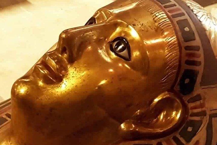 Best Cairo Day Tour- Discover Giza Pyramids & Egyptian Museum & Old Cairo