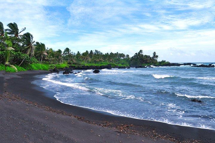 Maui: Road to Hana Luxury Limo-Van Tour with Helicopter Flight