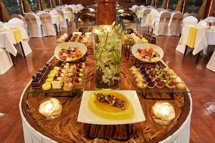 Dubai Marina Cruise Dinner with Entertainment Show