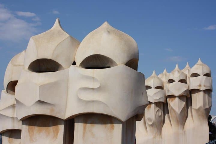 Barcelona Private Walking Tour with Skip the Line La Pedrera and Casa Batllo