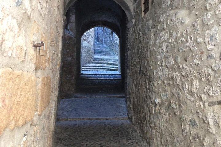 Medieval Heritage Girona And Besalu Private Tour