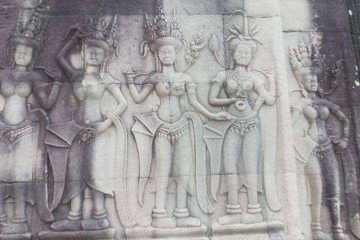 Full-Day Private Custom Tour in Siem Reap