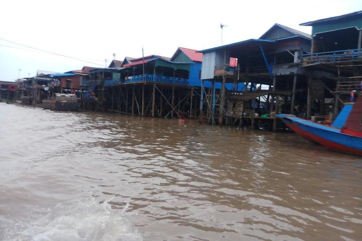 2-Day Temple visit and Floating village from Siem Reap