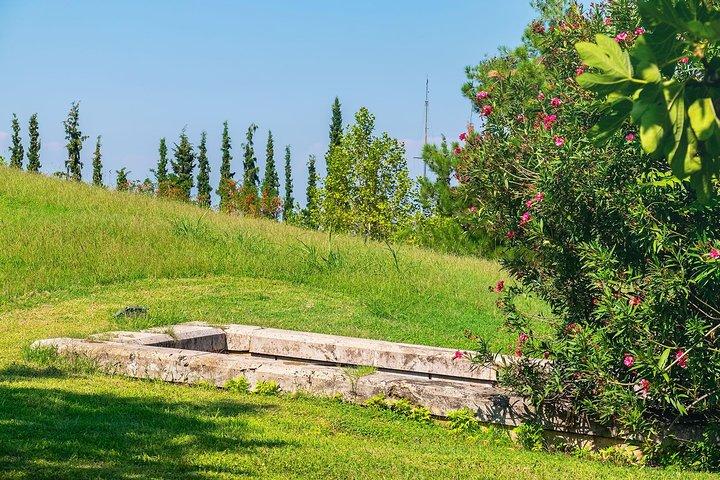 Discover Vergina and Pella: Day Trip to Macedonian Kingdom