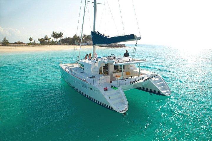 Catamaran cruise in Mykonos with Meal, Drinks & Transport