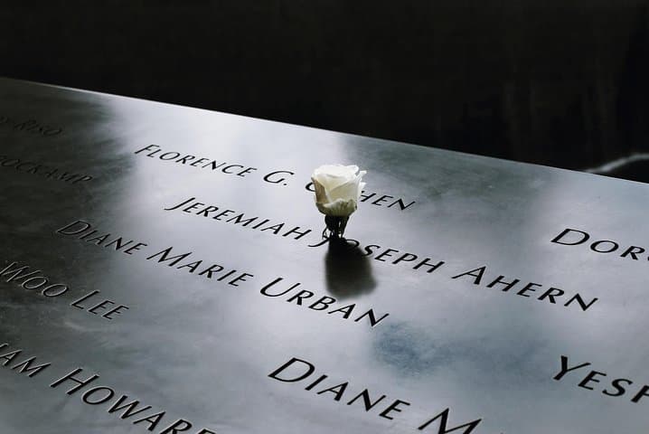 Lower Manhattan & 9/11 Memorial Exclusive Guided Walking Tour