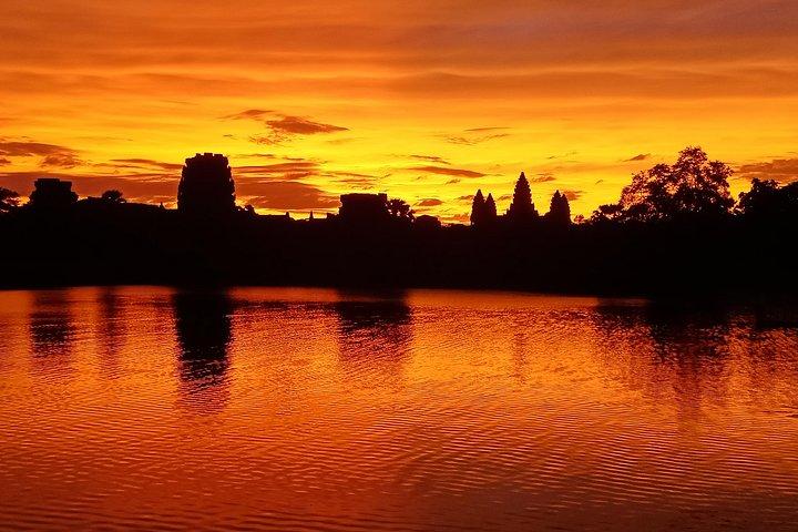 Angkor Wat Sunrise Temple Tour Bayon, Prohm, Srei, and Mealea