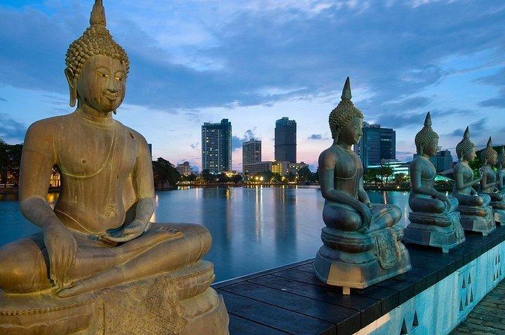 Shore Excursion Colombo Port To Colombo City Tour for 3 to 4 People.