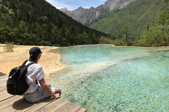 Private 3Day Jiuzhaigou&Huanglong Tour by Fast Train from Chengdu