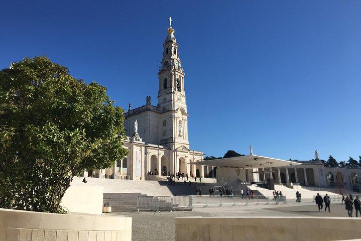 Divine Fátima Full Day Private Tour from Lisbon
