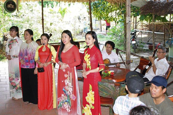 Mekong Delta Small Group Tour with Vinh Trang Pagoda (Max 10)