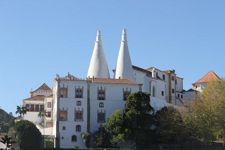 Discover Sintra and Cascais by comfy van - Private Full Day Tour