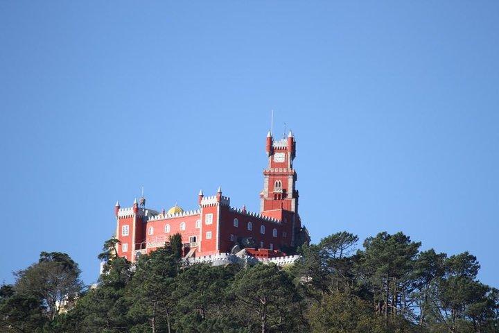 Discover Sintra and Cascais by comfy van - Private Full Day Tour