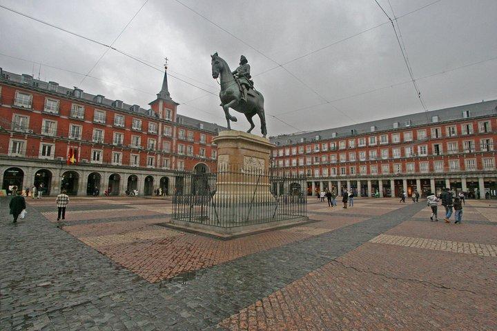 Madrid 4-Hour Private Custom Walking Tour of Los Austrias