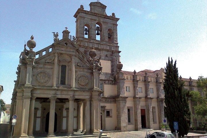 Private Tour to Evora and Monsaraz from Lisbon