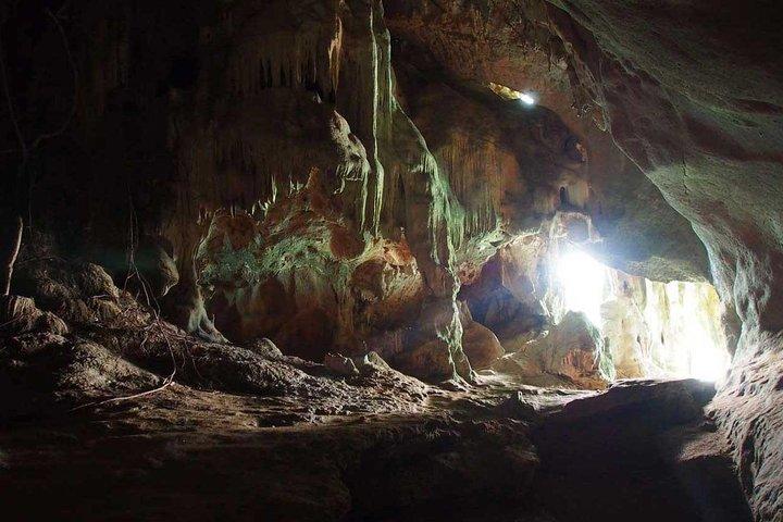 Boat Tour in Phang Nga Bay with Canoeing
