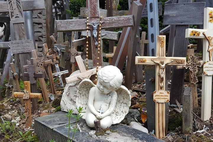 Tour from Riga - Vilnius via Bauska, Rundale, The Hill of Crosses