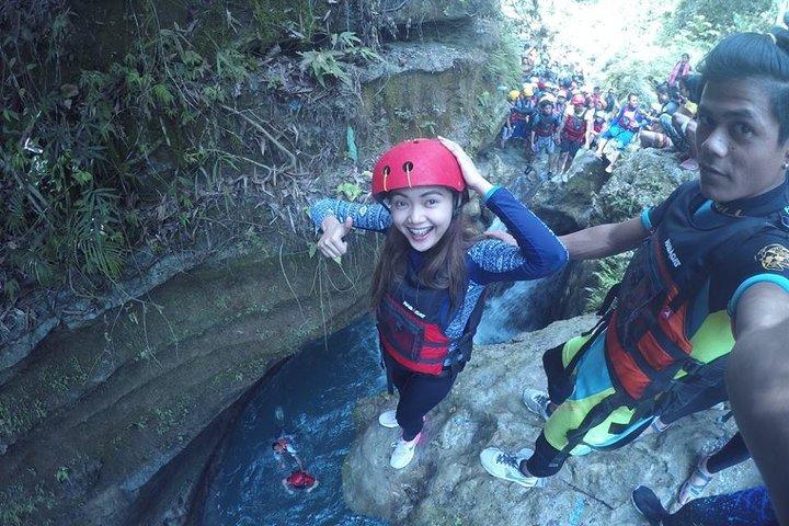 Cebu: Kawasan Falls Canyoneering and Cliff Jump Private Tour