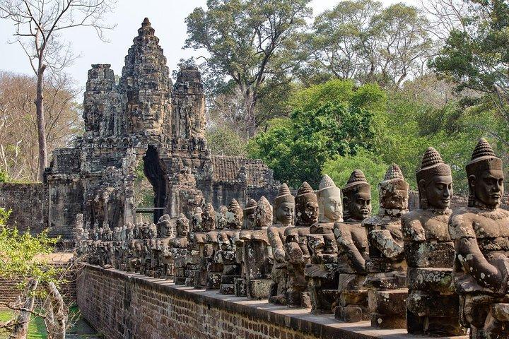 Sunrise Small-Group Angkor Wat Private Tour