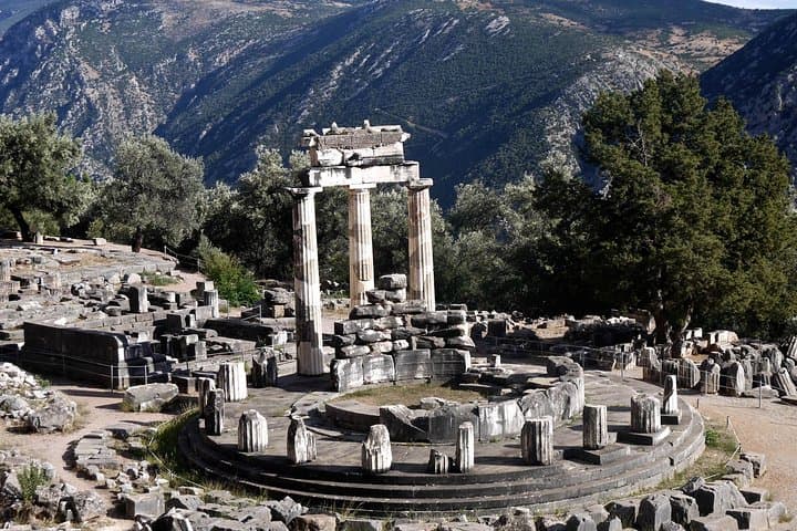 2 Day Private Tour Of Delphi, Thermopylae & Meteora From Athens
