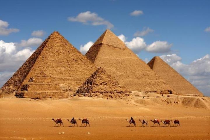 Cairo: Pyramids, Memphis, Sakkara day trip at no extra cost.