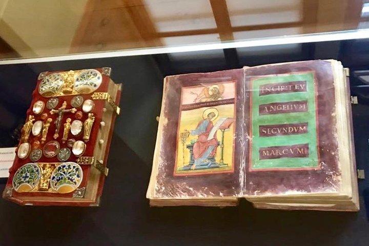 Private Custom Tour of Strahov Library and Prague