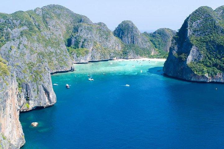 Private Tour to Phi Phi Early Bird by Charter Boat