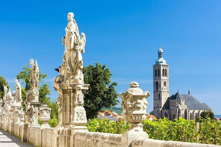 Prague-Vienna One-Way Sightseeing Day Tour