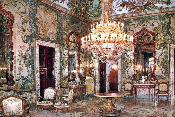 Royal Palace + Old City Madrid Exclusive Guided Walking Tour