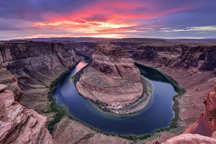 Antelope Canyon and Horseshoe Bend Day Trip from Las Vegas