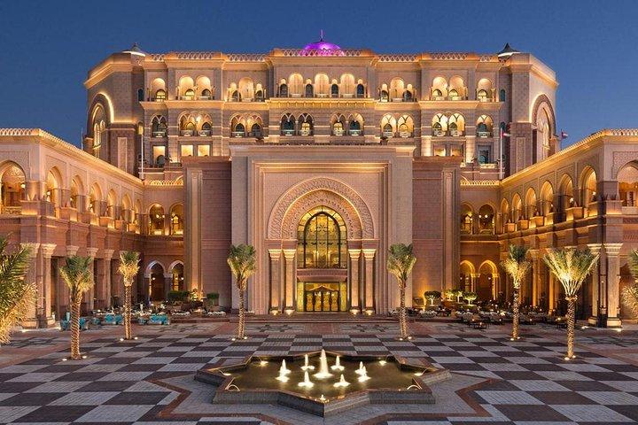 Full-Day Abu Dhabi City Tour with Royal Palace & Mosque Visit