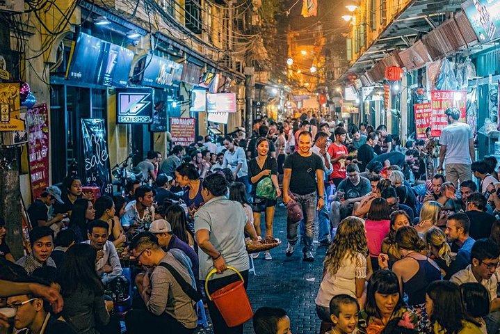 Best Street Food at Old Quarter of Hanoi with Locals