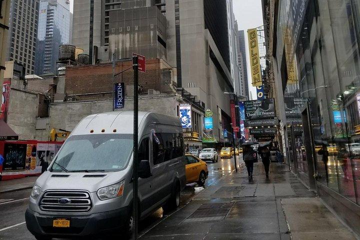 Traslado Privado del Aeropuerto EWR a Hoteles en NYC cada hora