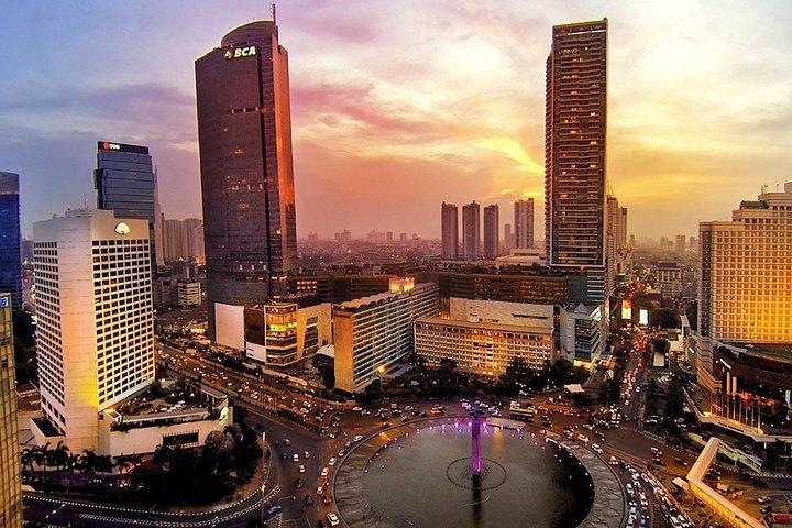 Jakarta City Tour: Shopping & Culinary Experience