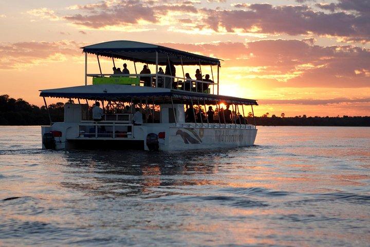 Sundowner Cruise on Zambezi River (Zimbabwe)